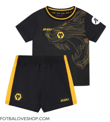 Wolves Dětské Venkovní Dres 2024-25 Krátký Rukáv (+ trenýrky)